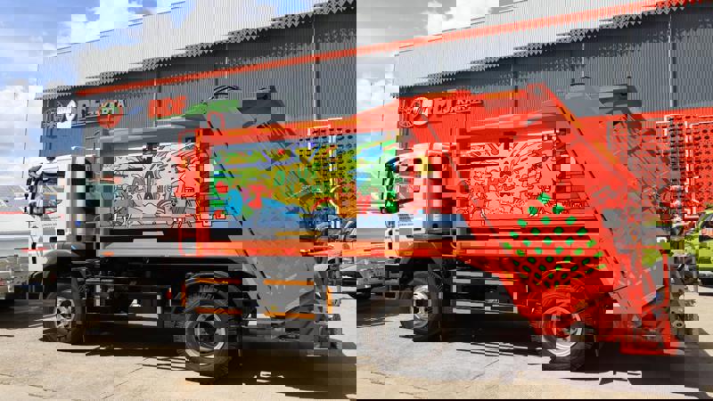 Cover Perkuat Operasional RDF Rorotan, DLH DKI Luncurkan Ratusan Truk Compactor Tertutup